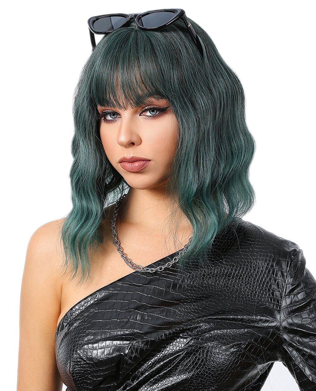Short Wavy Synthetic Wig with Ombre Green Bangs - Image 9